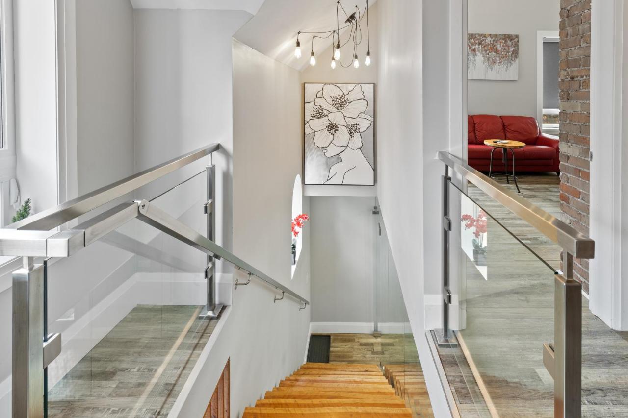 Entire 1 Bedroom Apartment Across From Google - Br5 Kitchener Eksteriør bilde