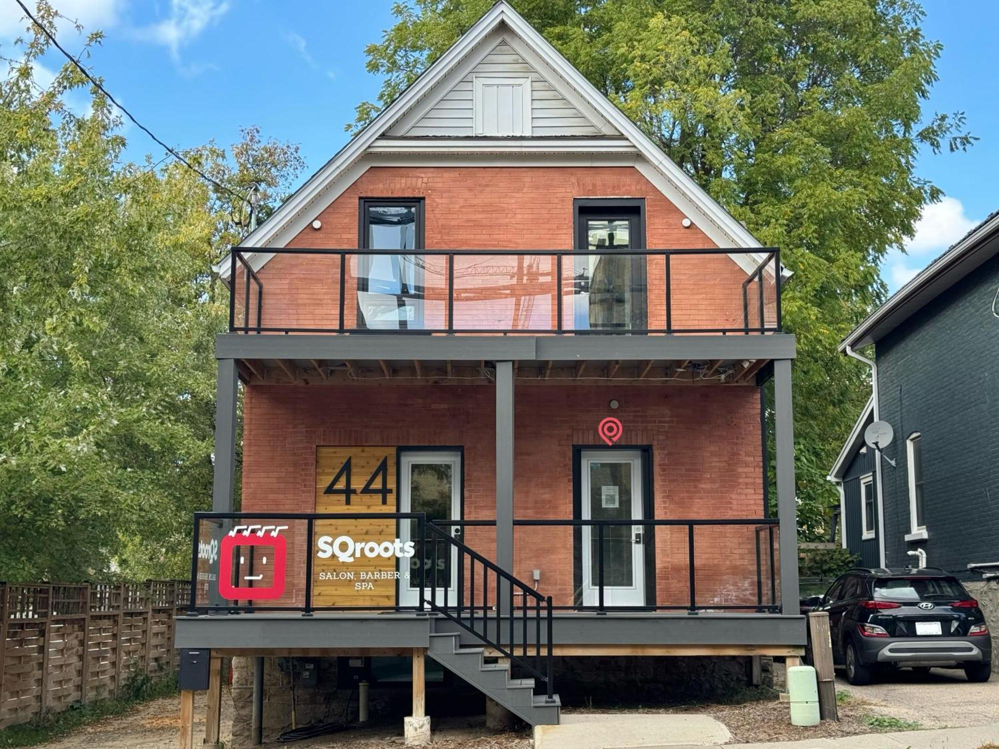 Entire 1 Bedroom Apartment Across From Google - Br5 Kitchener Eksteriør bilde