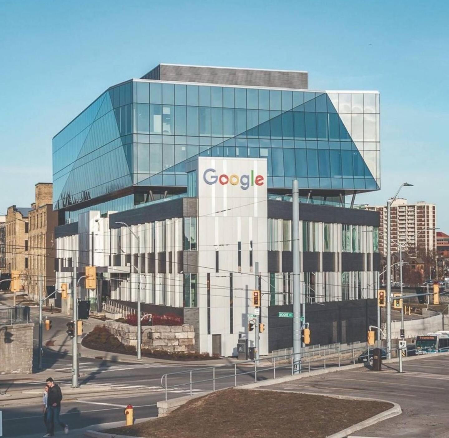 Entire 1 Bedroom Apartment Across From Google - Br5 Kitchener Eksteriør bilde